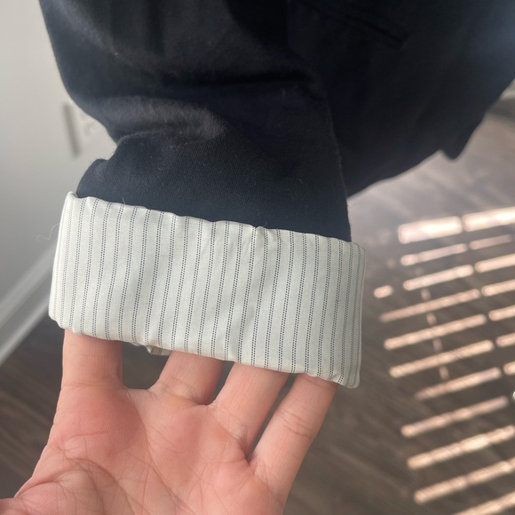 Zara Elegant Black Blazer with Silver Accent - Picture 3 of 7